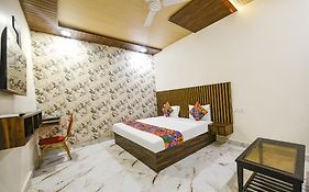 Fabhotel The Crystal Palace - Rohini