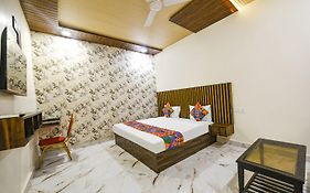 Fabhotel The Crystal Palace - Rohini